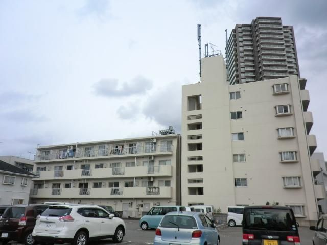 神奈川県座間市相模が丘1丁目のマンションの建物外観