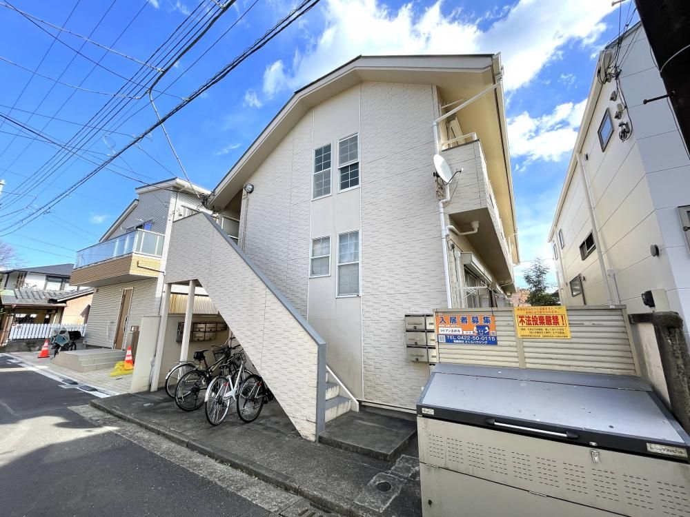 東京都武蔵野市吉祥寺本町4丁目のアパートの建物外観
