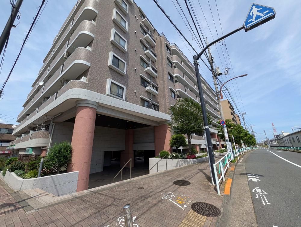 東京都府中市是政5丁目の店舗の建物外観