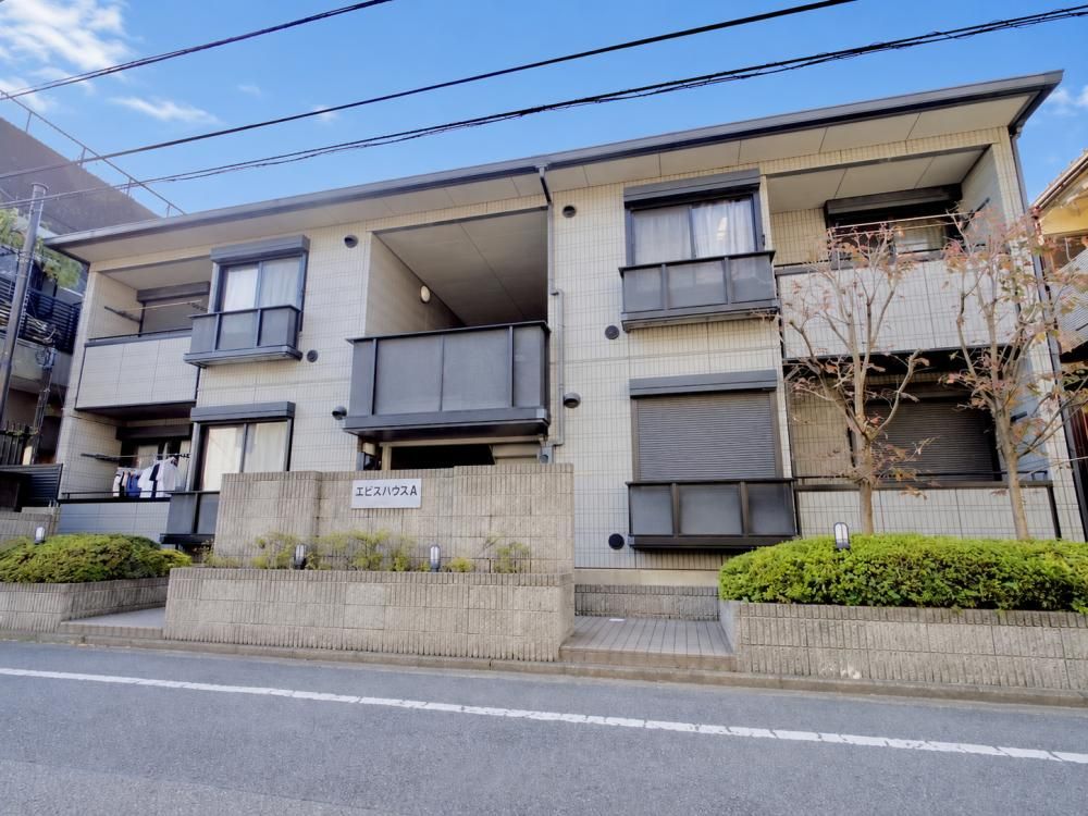 東京都武蔵野市西久保3丁目のアパートの建物外観