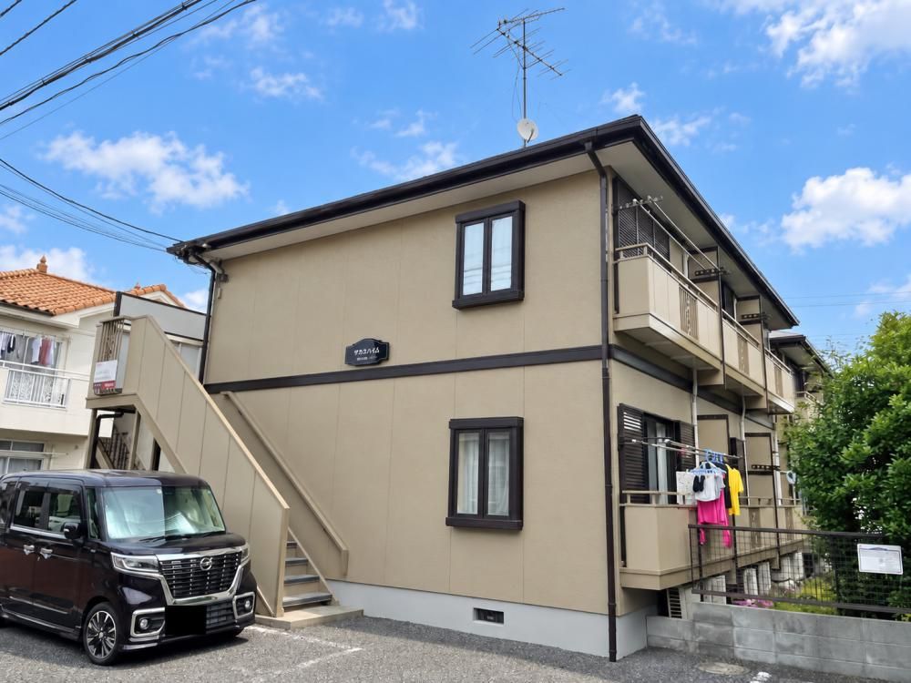 東京都三鷹市下連雀2丁目のアパートの建物外観