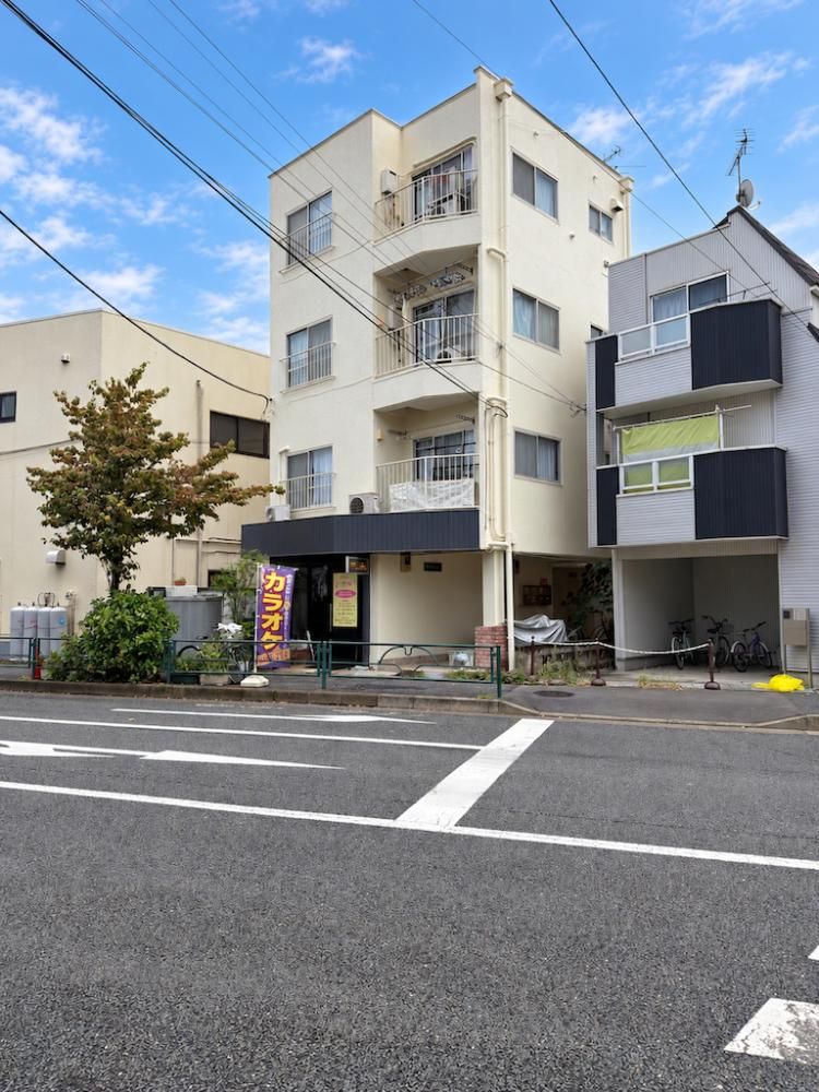東京都西東京市東伏見4丁目のマンションの建物外観