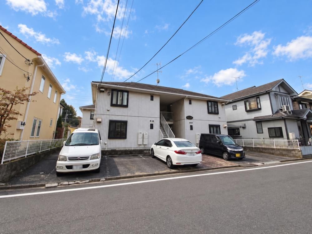 東京都小平市栄町2のアパートの建物外観